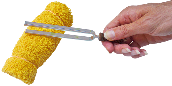 Stimmgabel anschlagen